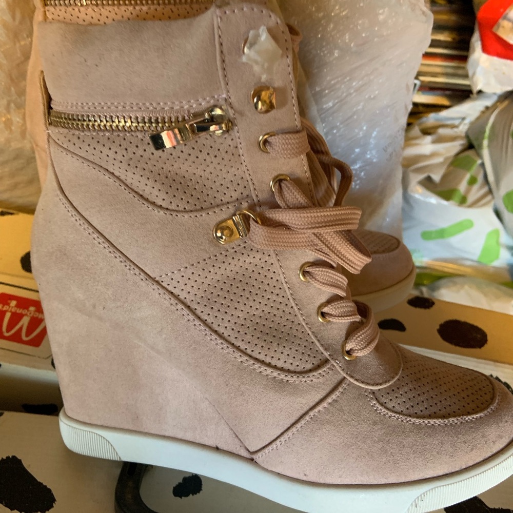 Show Dazzle wedges